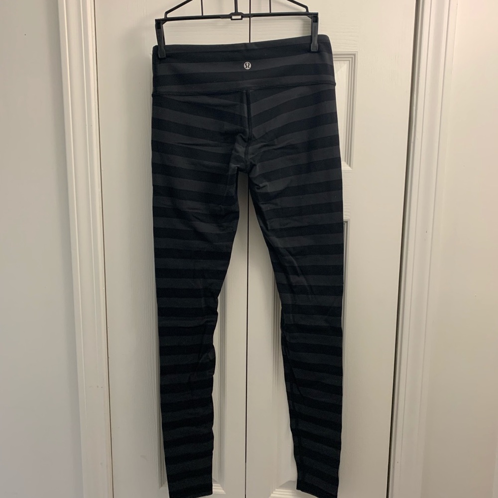 Lululemon wunder under (striped), good condition